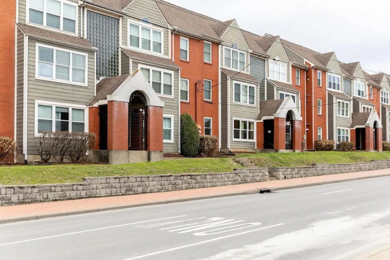 Apartment Stylish Downtown Nashville 3 Beds, 1 Bedroom With Private Patio, Parking United States